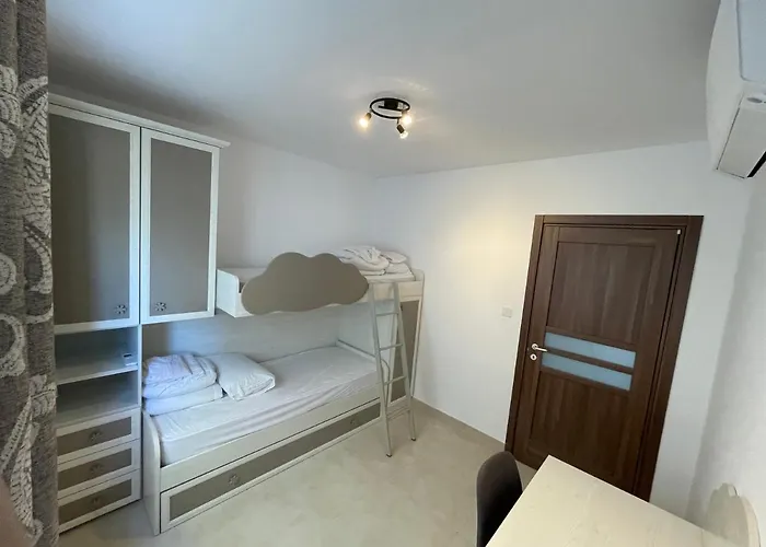 Blue Skies Family With Terrace Apartman *